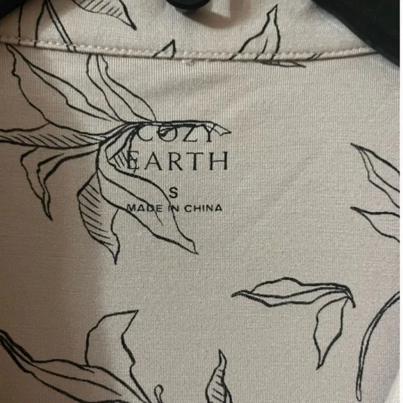 NWOT Cozy Earth Pajama Set - Picture 9 of 9
